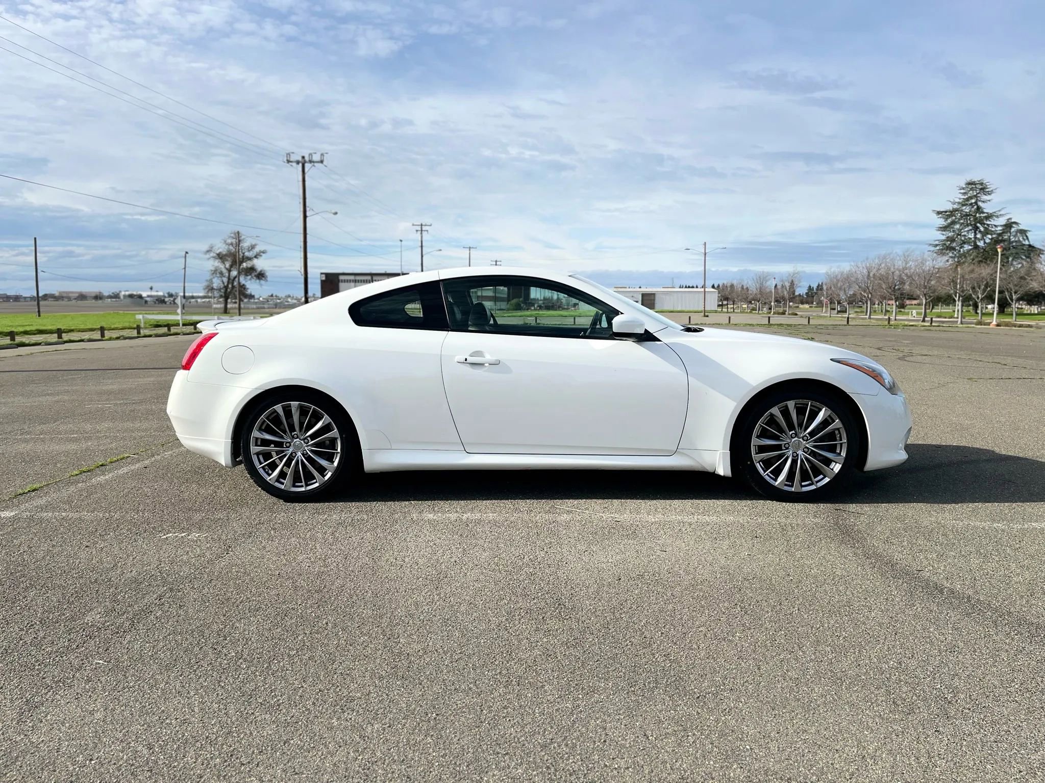 Used 2013 INFINITI G37 Journey w/ Premium Pkg image 4