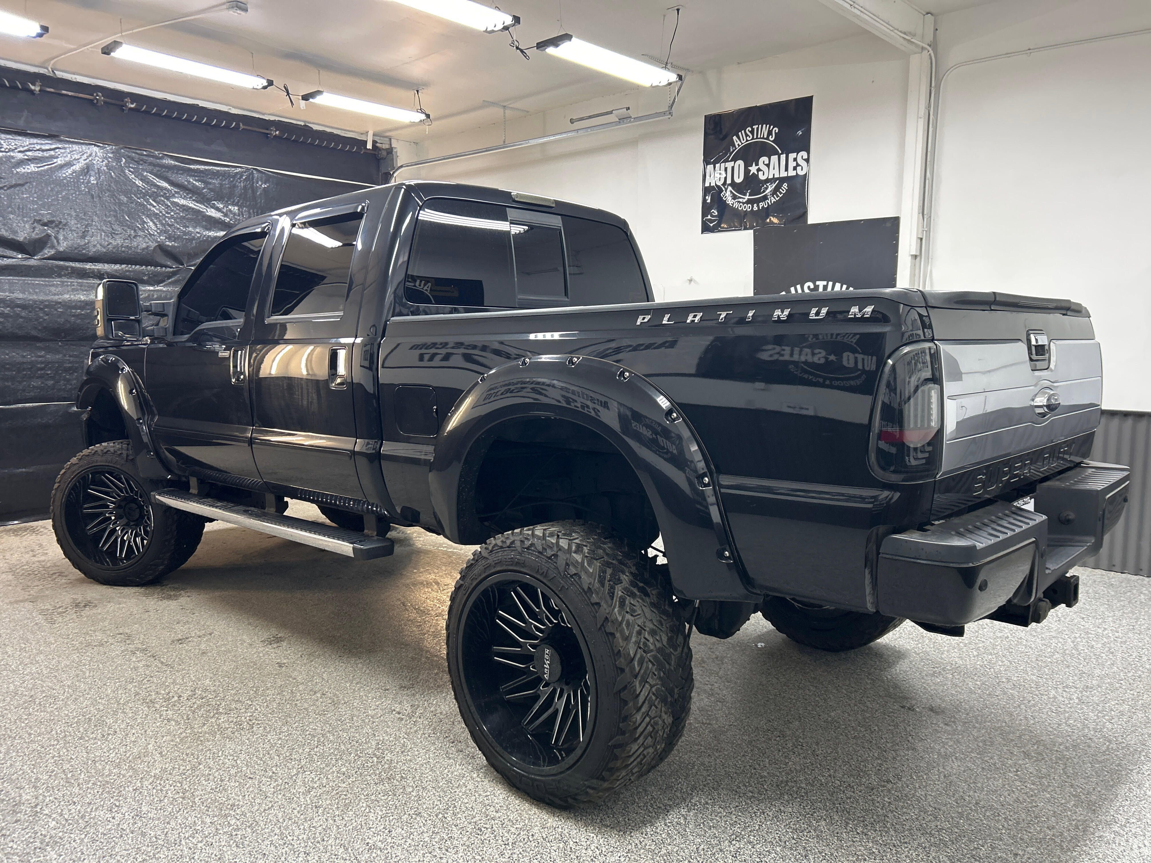 Used 2014 Ford F350 Platinum w/ Platinum Package image 4