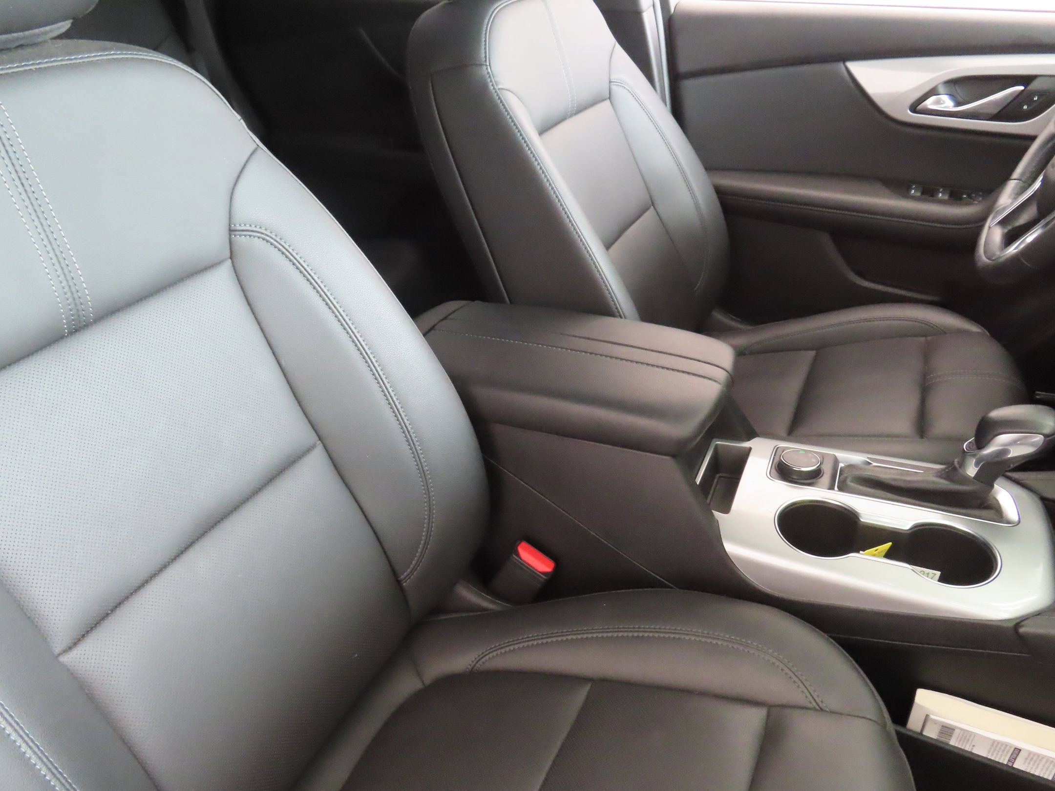 Used 2022 Chevrolet Blazer LT w/ Sound & Technology Package FWD image 27