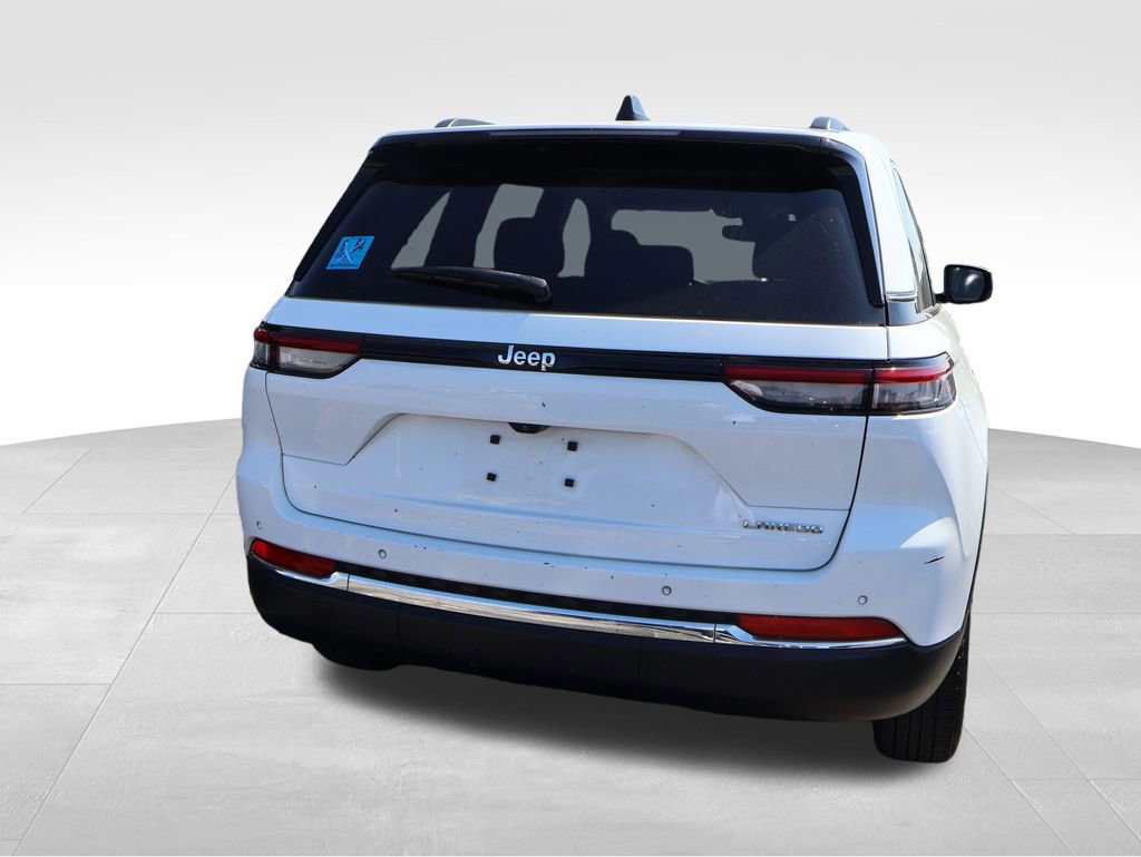 Used 2024 Jeep Grand Cherokee Laredo image 16