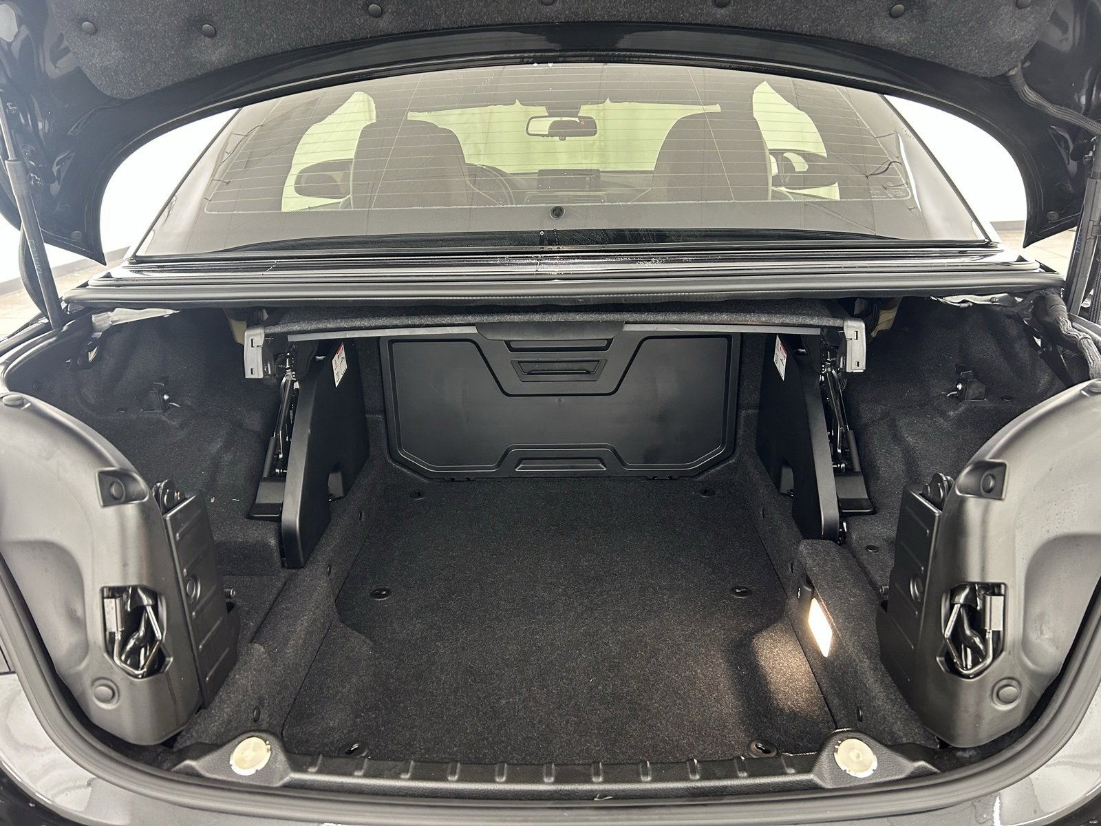 Used 2016 BMW M4 Convertible image 40