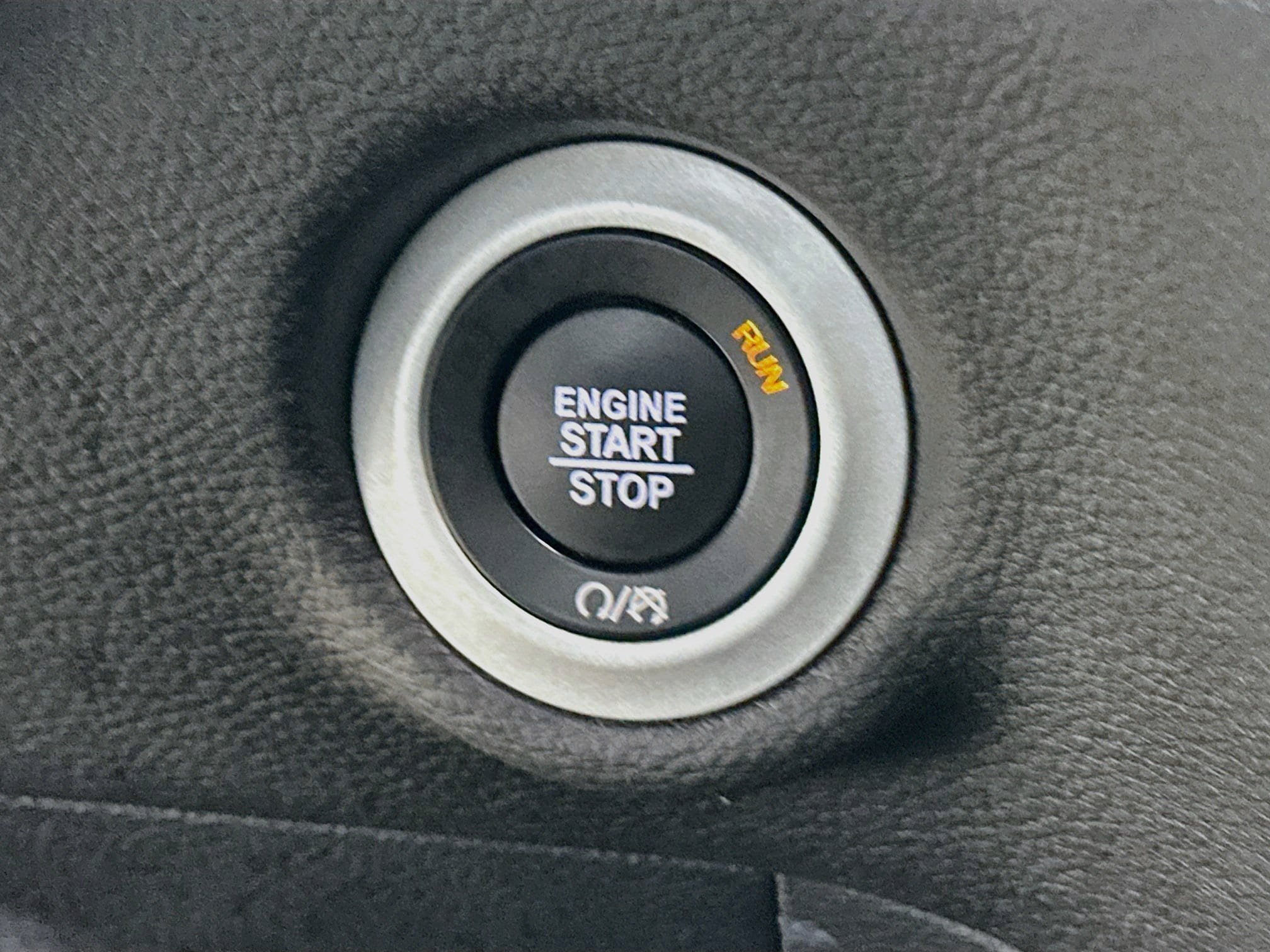 Used 2025 Chrysler Pacifica Limited FWD image 16