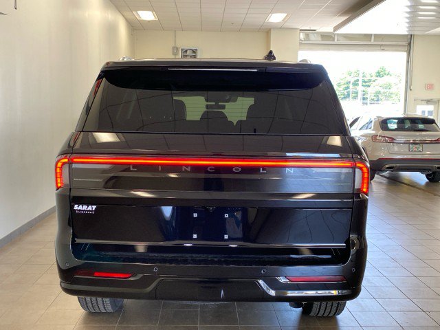 New 2027 Lincoln Navigator Reserve AWD/4WD image 6