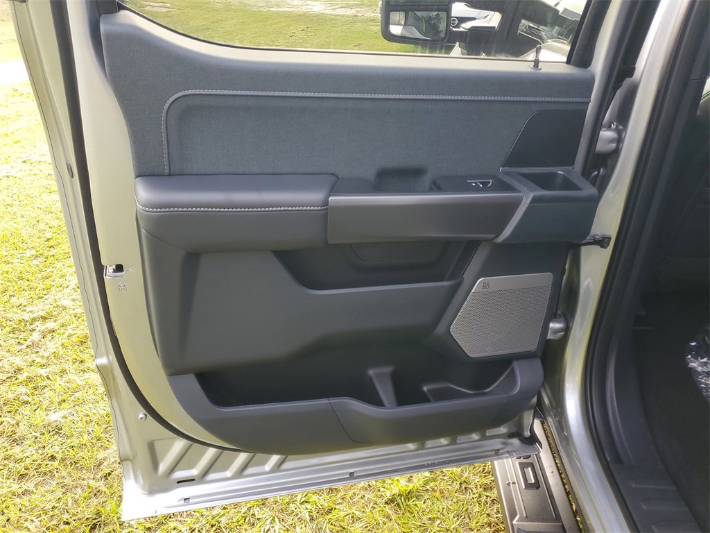 New 2025 Ford F150 Lariat w/ Equipment Group 501A Mid image 26