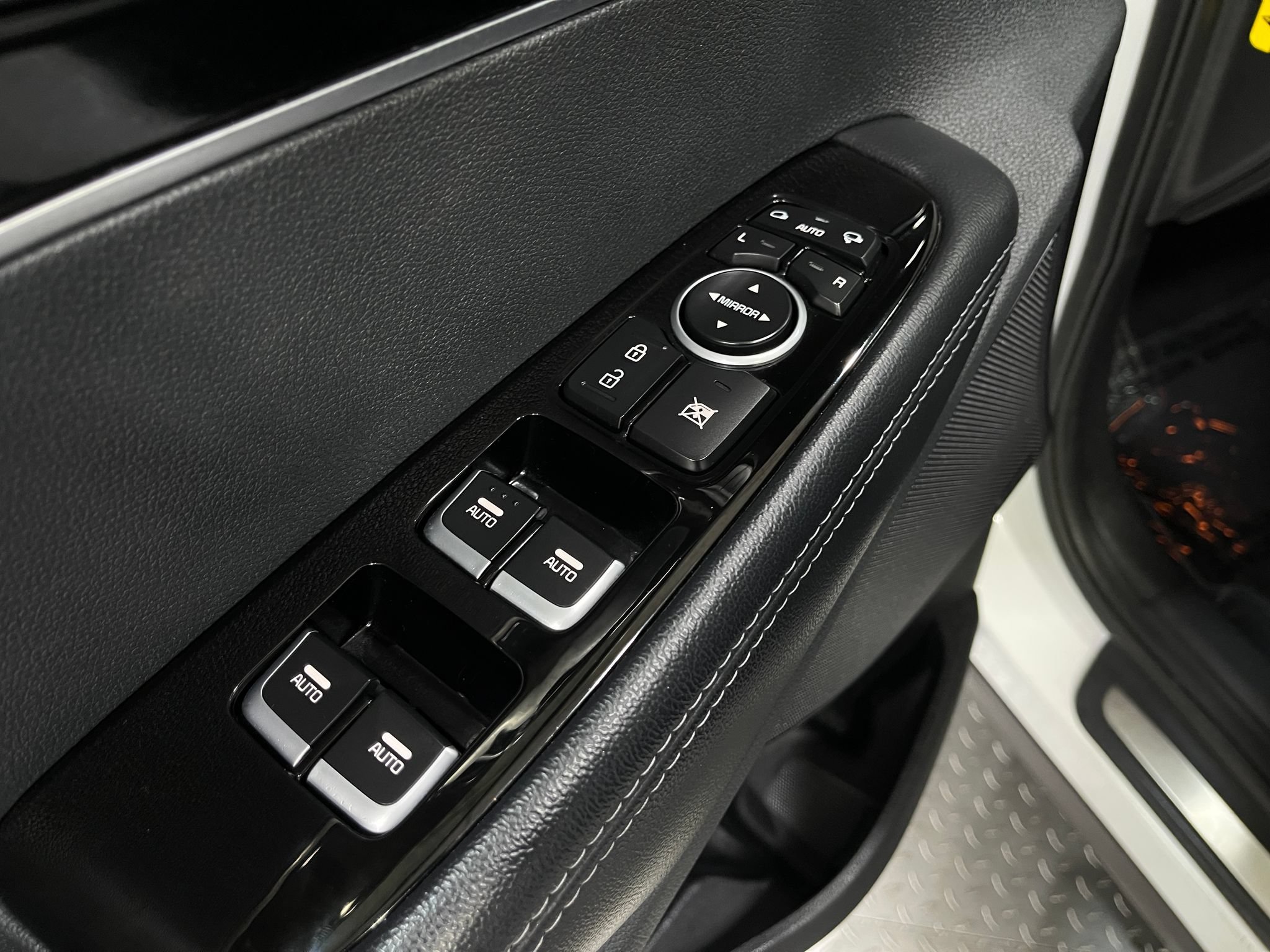 Used 2018 Kia Sorento SX AWD/4WD image 15