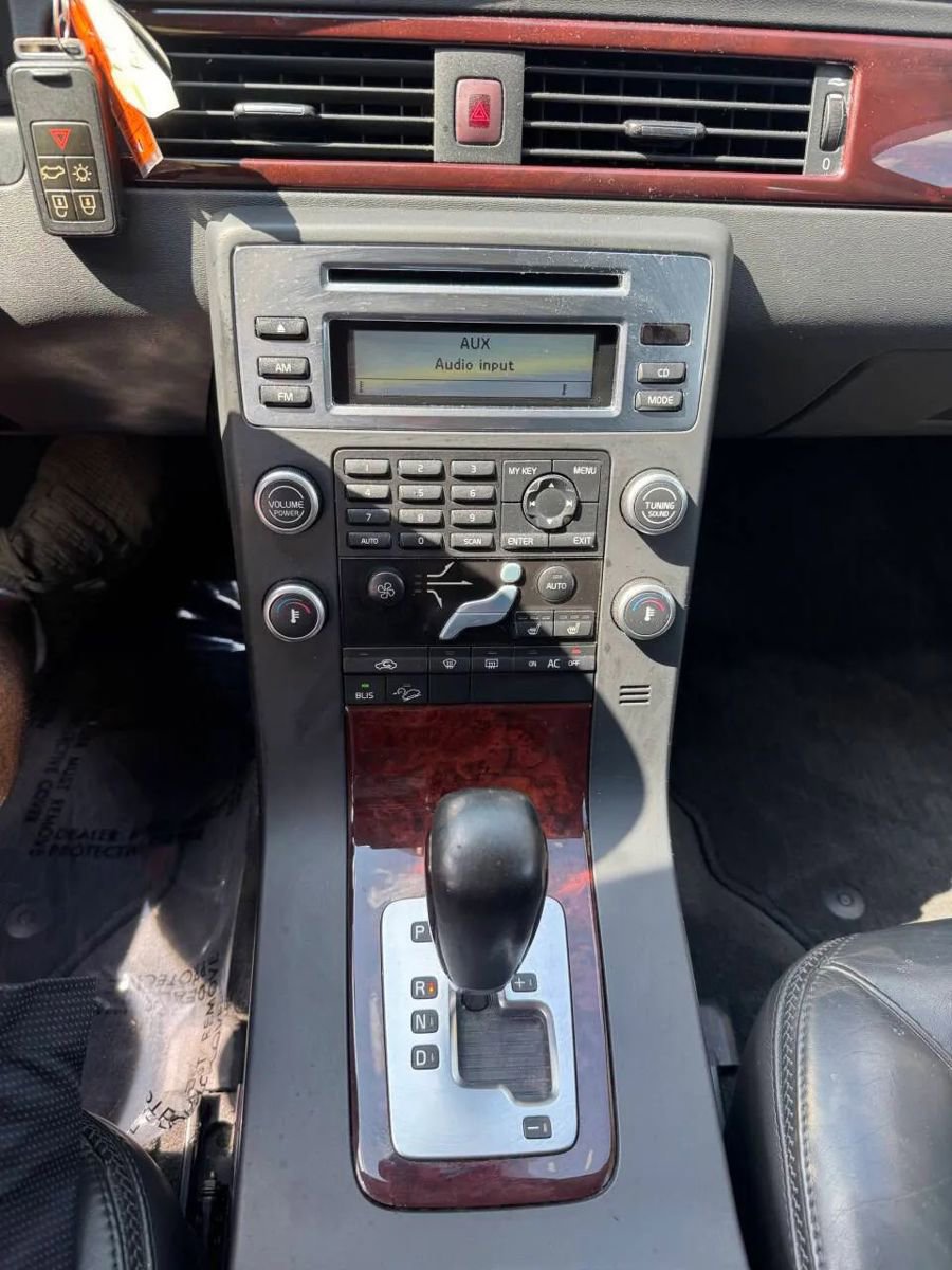 Used 2008 Volvo XC70 3.2 image 4