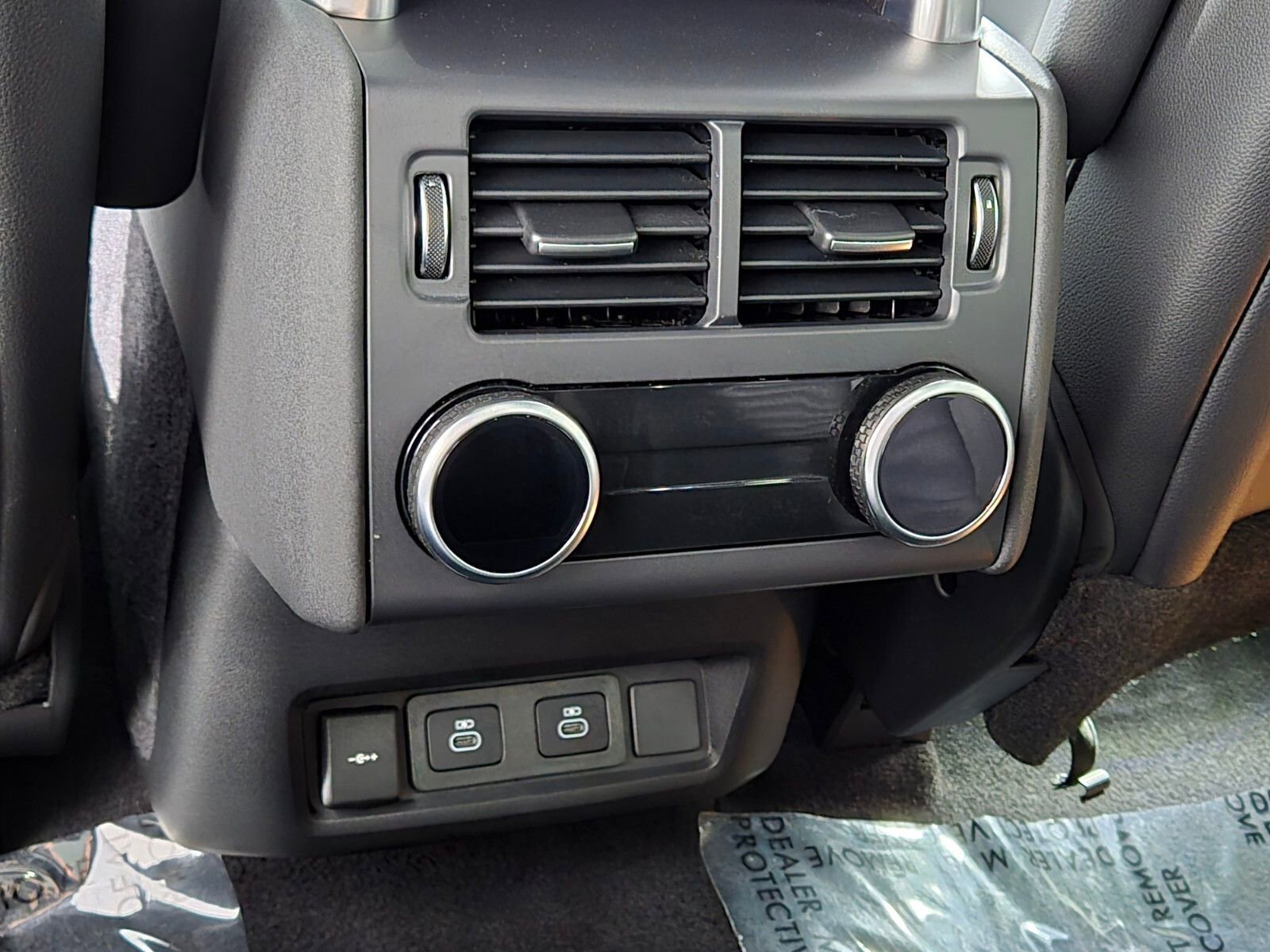 Used 2025 Land Rover Discovery S AWD/4WD image 14