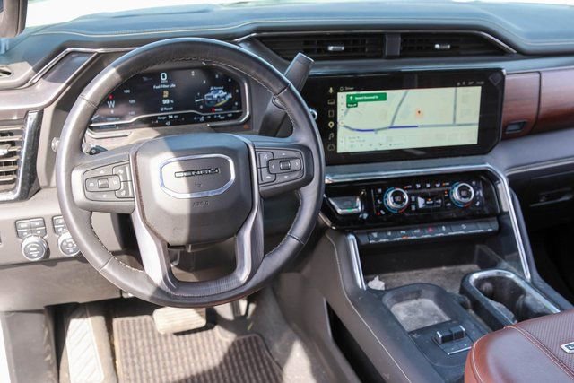 Used 2025 GMC Sierra 2500 Denali Ultimate AWD/4WD image 5