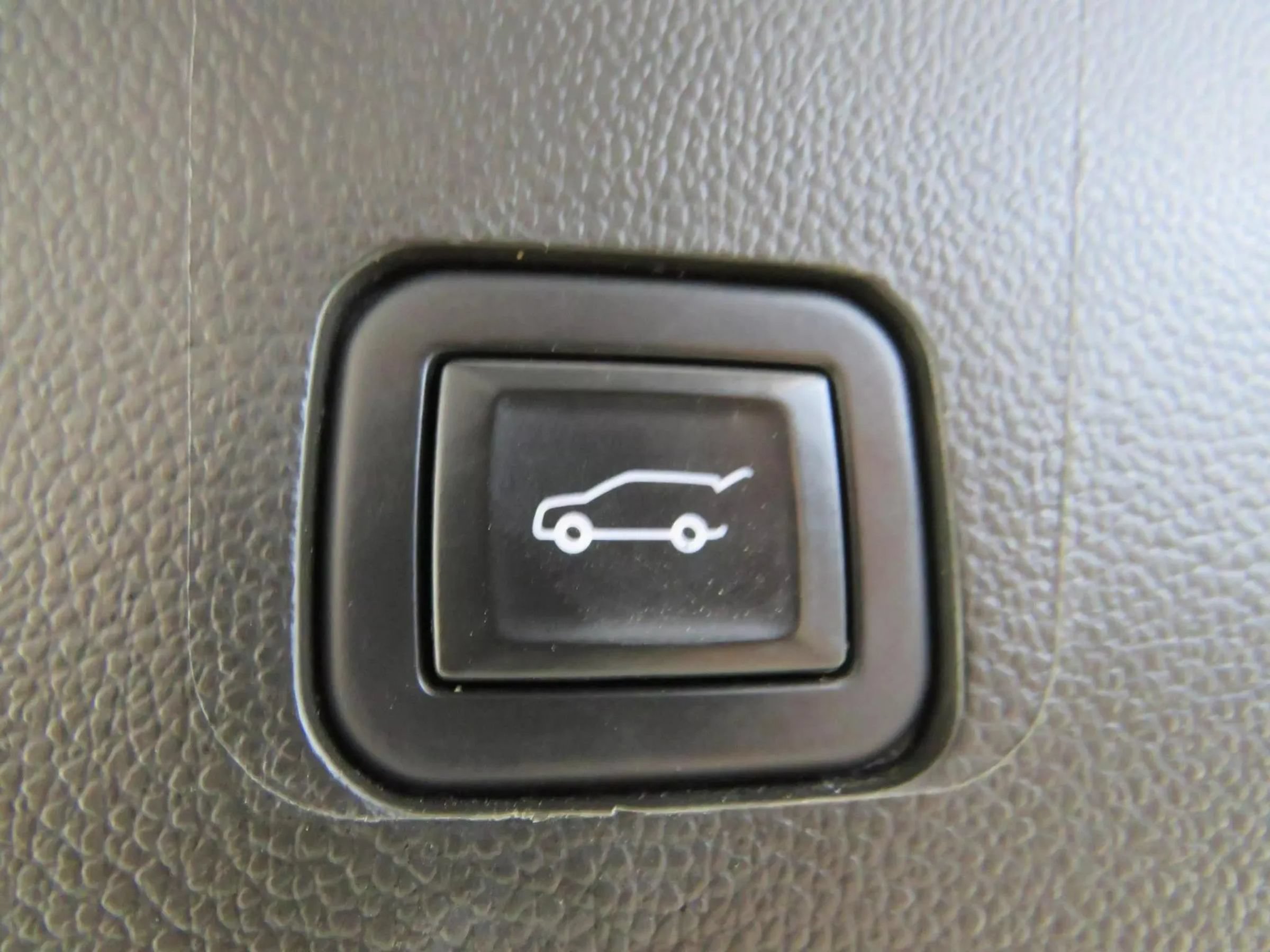 Used 2021 Chevrolet Traverse RS FWD image 29