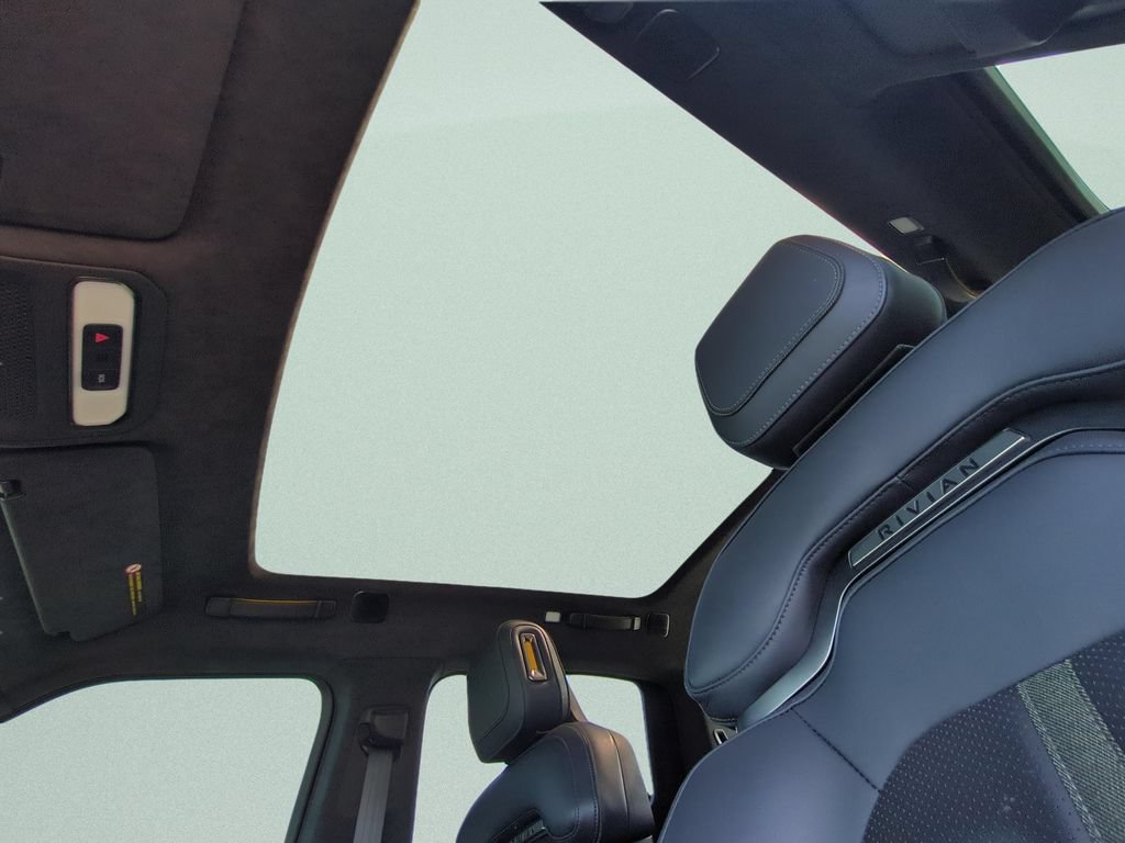 Used 2025 Rivian R1T Adventure AWD/4WD image 17