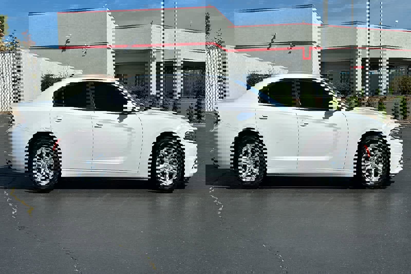 Used 2018 Dodge Charger SXT image 6