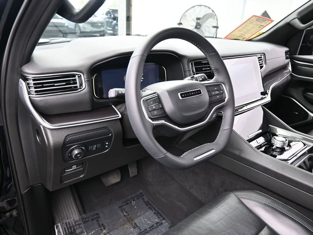 Used 2024 Jeep Wagoneer 2WD image 10