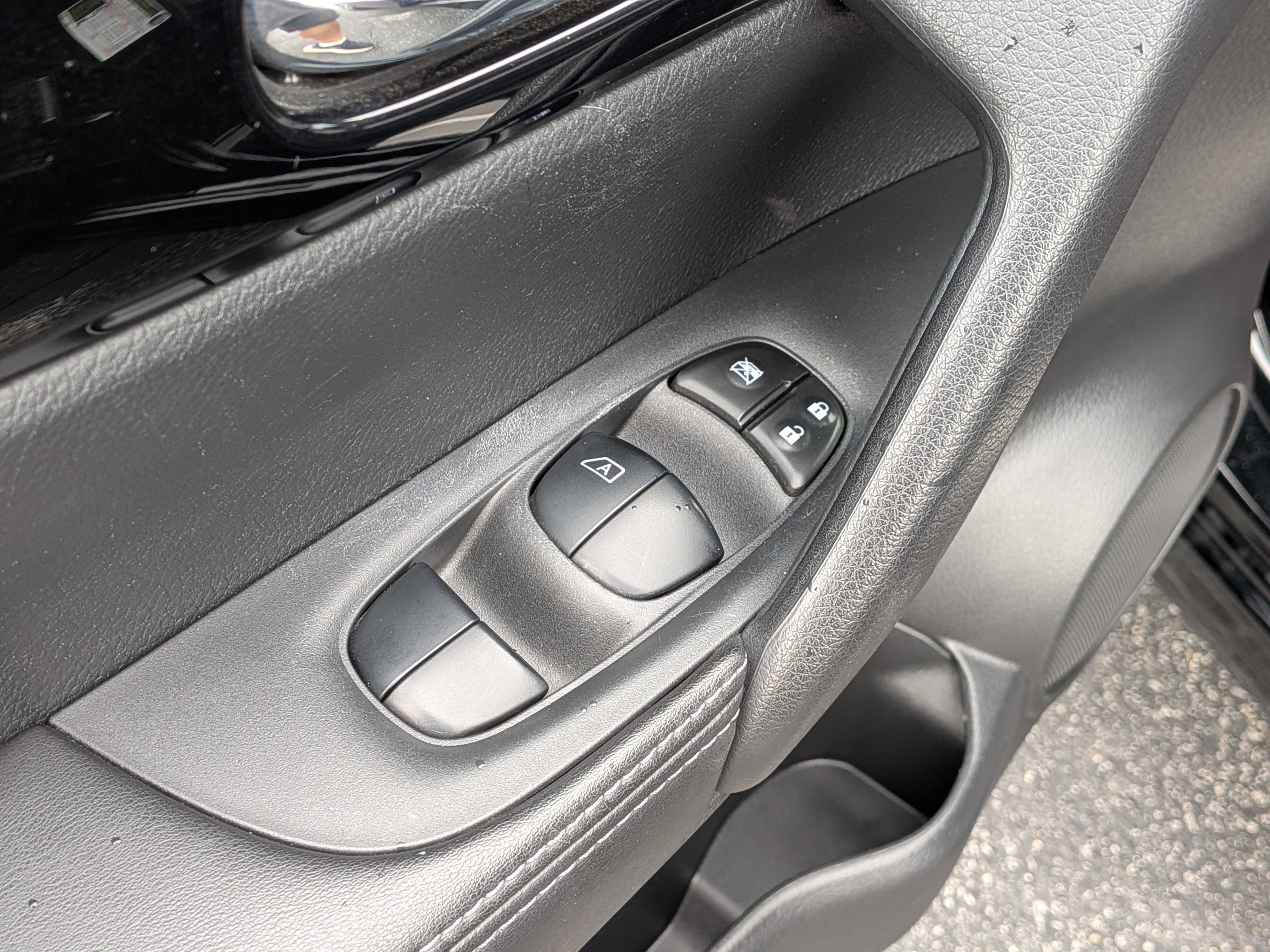 Used 2022 Nissan Rogue Sport SL w/ Premium Package AWD/4WD image 18