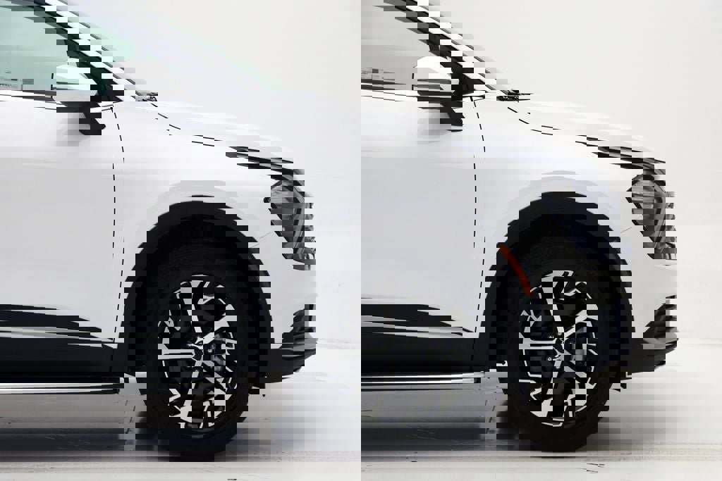 Used 2023 Kia Sportage EX image 4