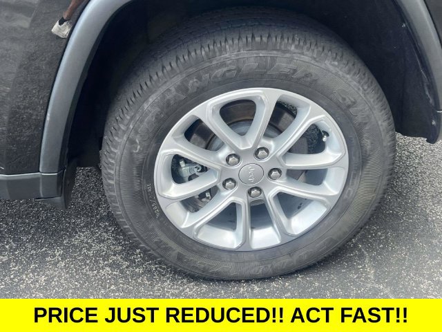 Used 2022 Jeep Grand Cherokee Laredo X RWD image 11