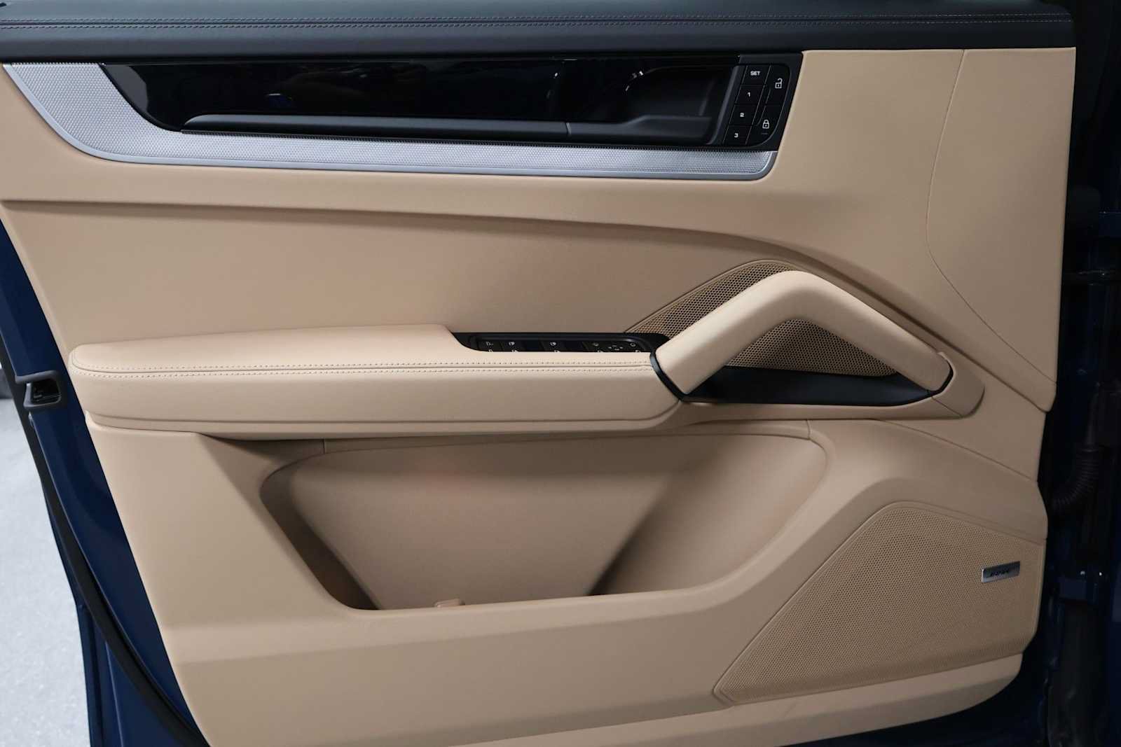 Certified 2026 Porsche Cayenne S AWD/4WD image 16