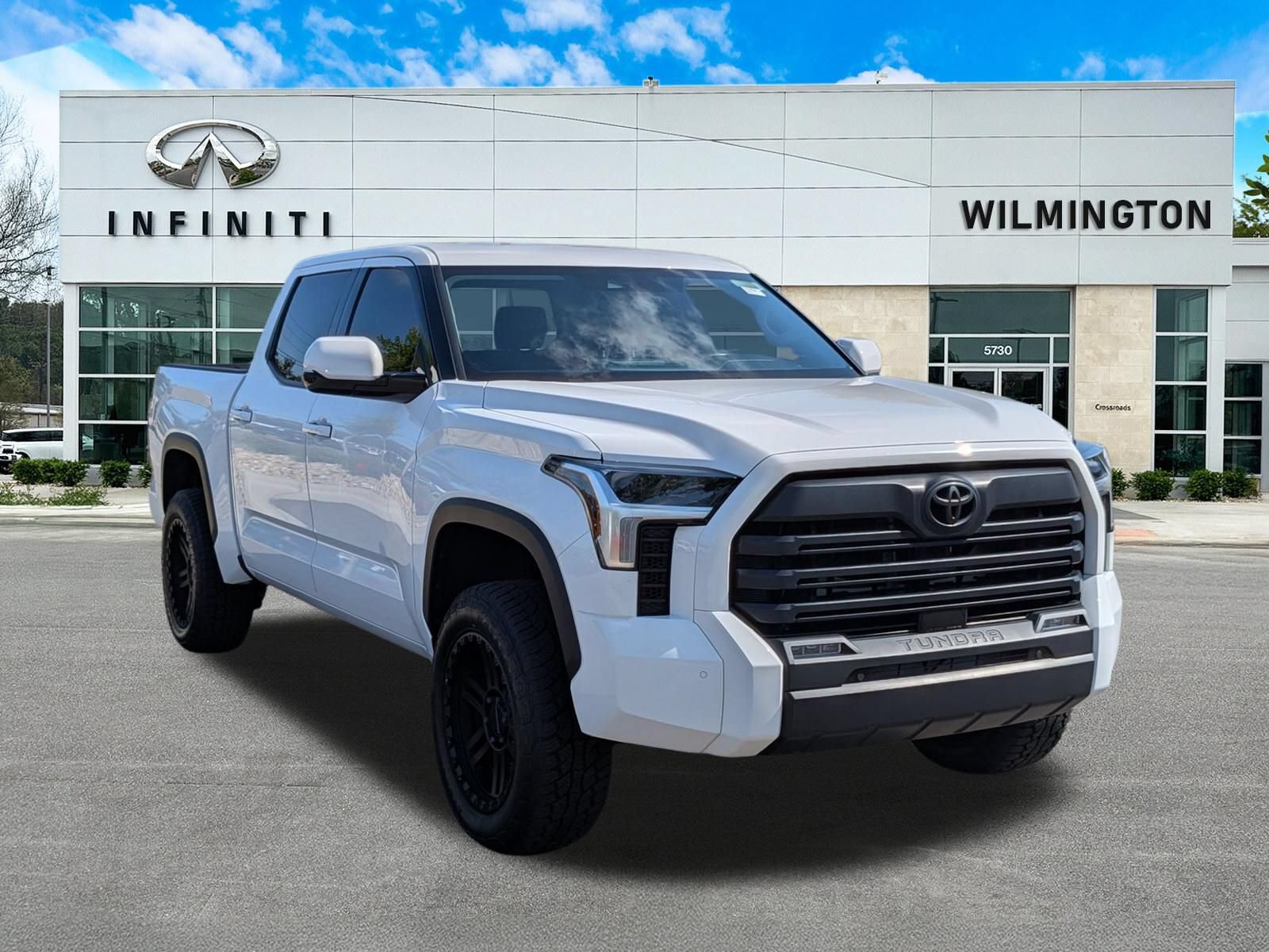 Used 2023 Toyota Tundra SR5 w/ SR5 Convenience Package AWD/4WD image 1
