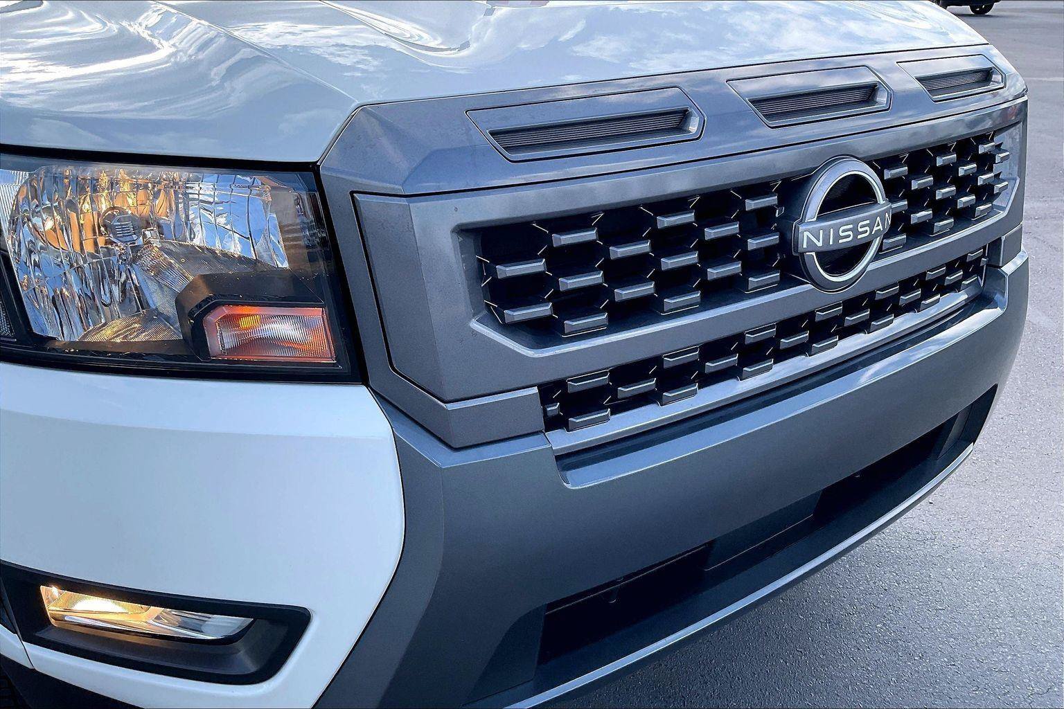 Certified 2025 Nissan Frontier SV w/ SV Convenience Package RWD image 30