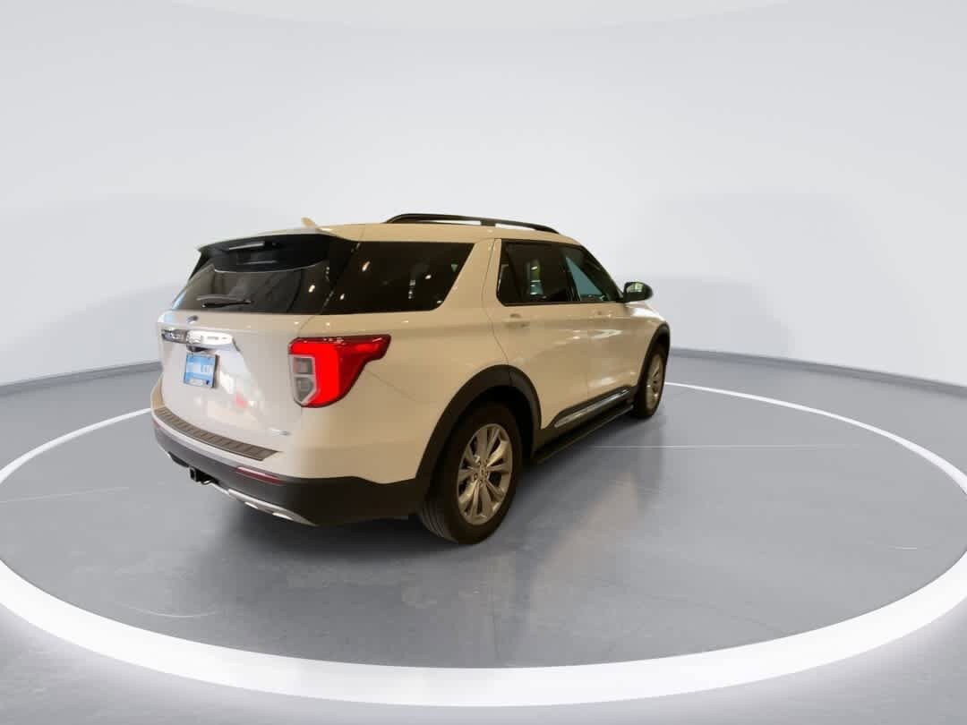 Used 2020 Ford Explorer XLT w/ Equipment Group 202A AWD/4WD image 8