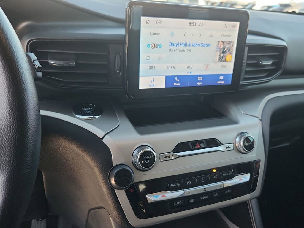 Used 2022 Ford Explorer XLT image 27