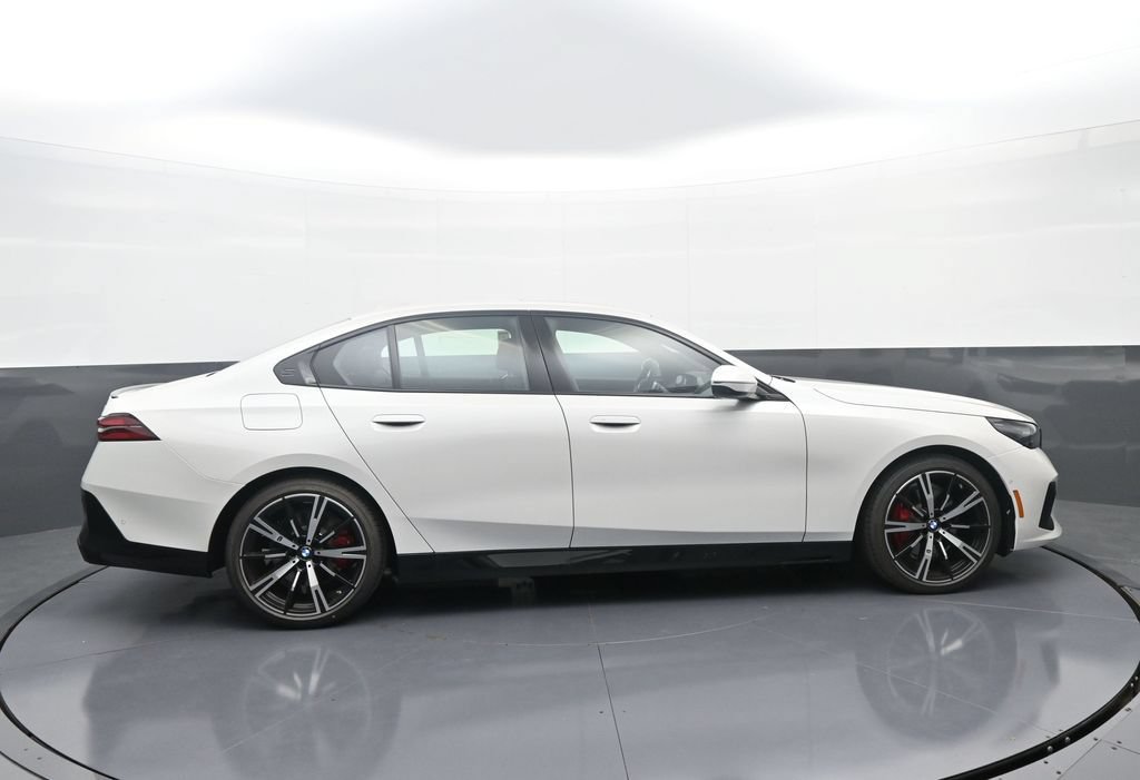 New 2027 BMW 530i xDrive w/ M Sport Package AWD/4WD image 8