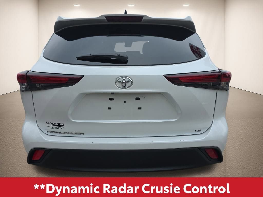 Used 2024 Toyota Highlander LE image 5