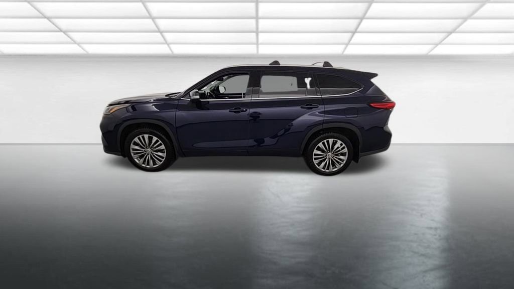Used 2021 Toyota Highlander Limited image 4