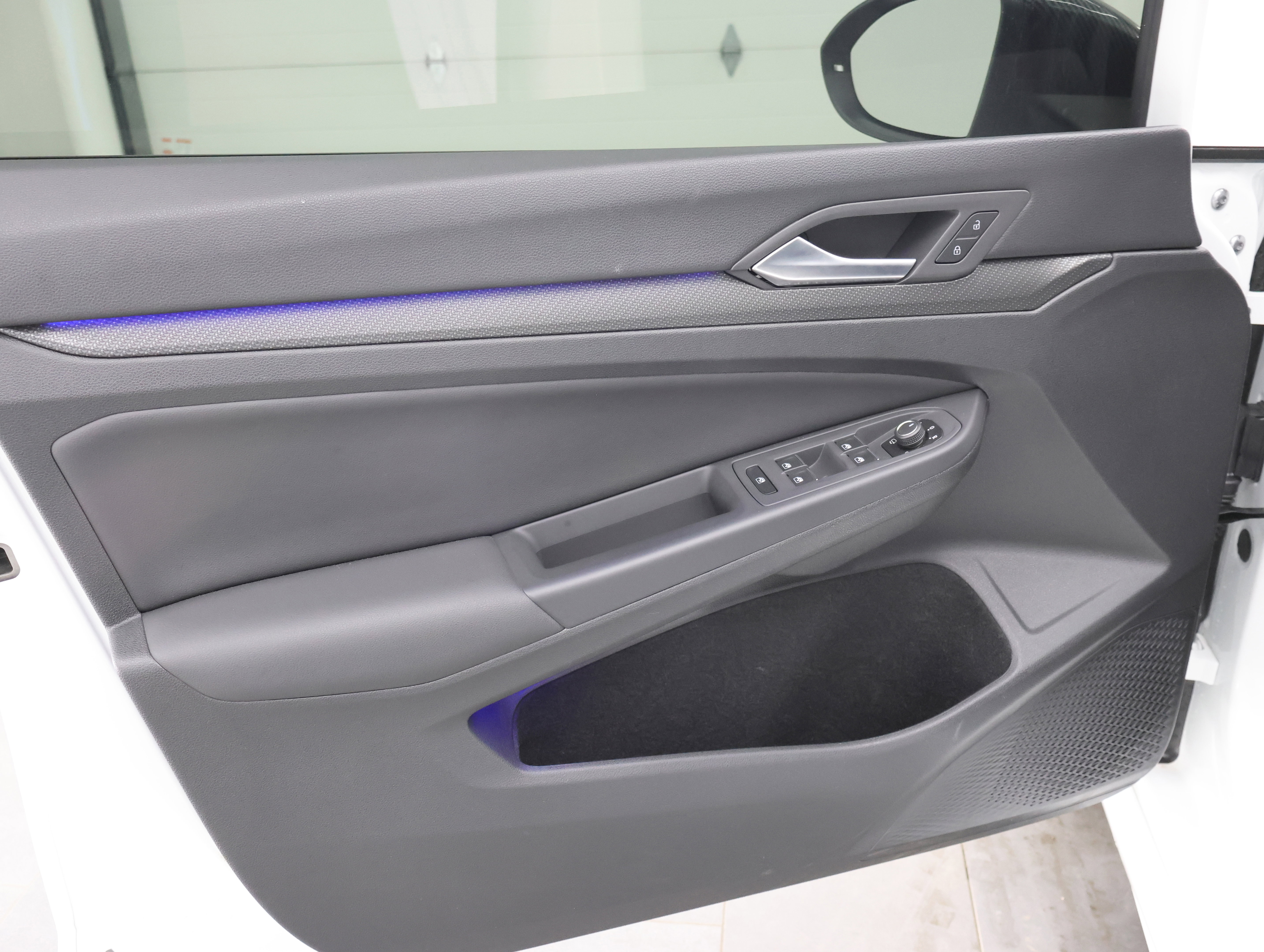 Used 2024 Volkswagen Golf R image 35