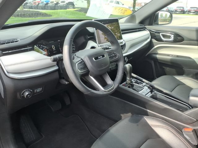 Used 2024 Jeep Compass Limited AWD/4WD image 7