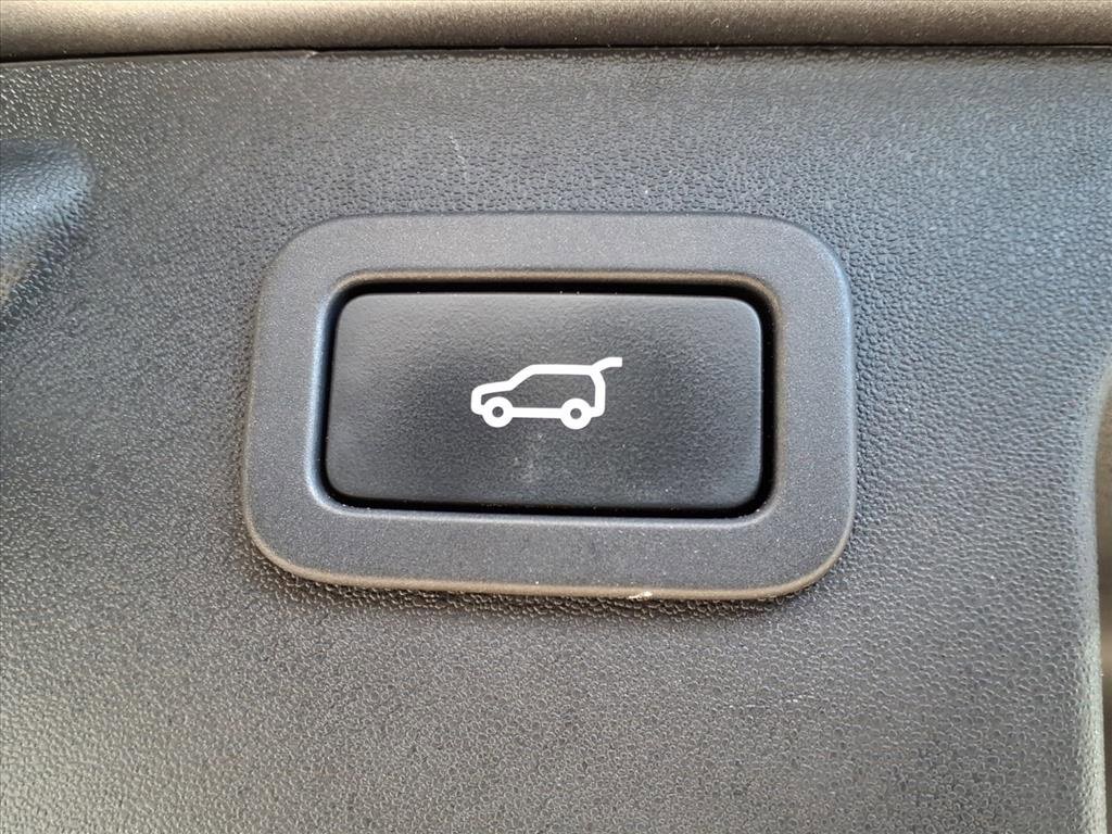 Used 2017 Land Rover Discovery Sport HSE image 11