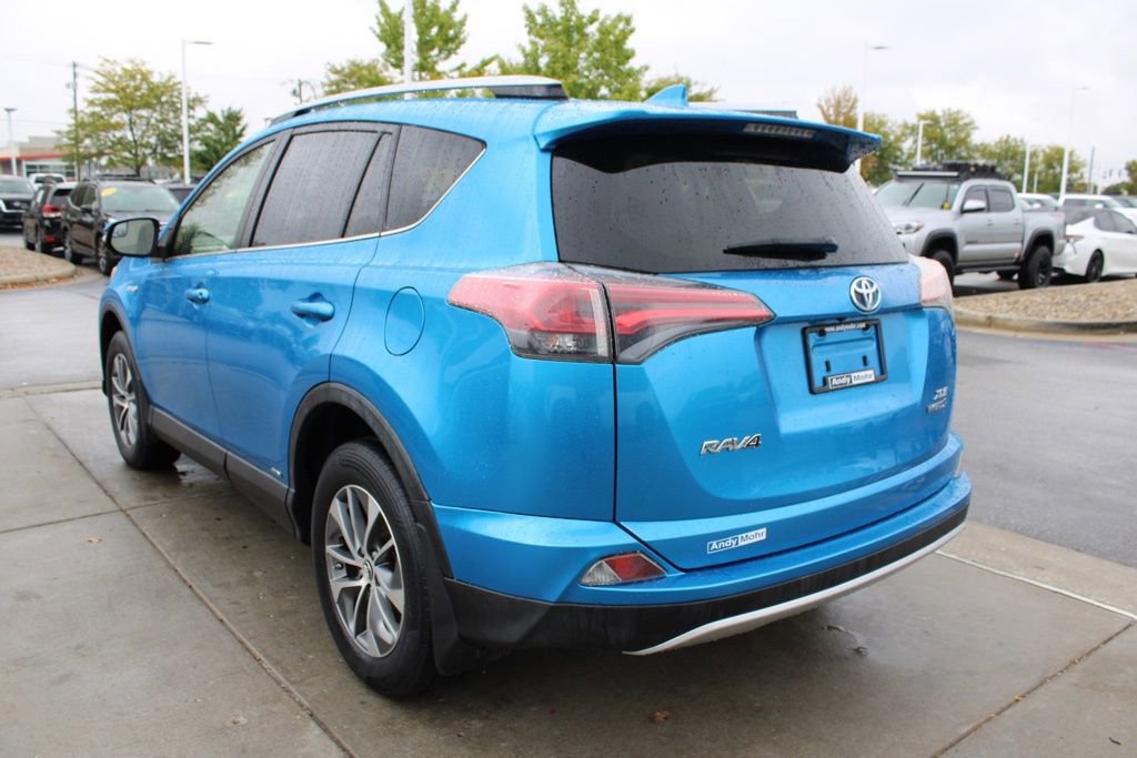 Used 2017 Toyota RAV4 XLE image 5