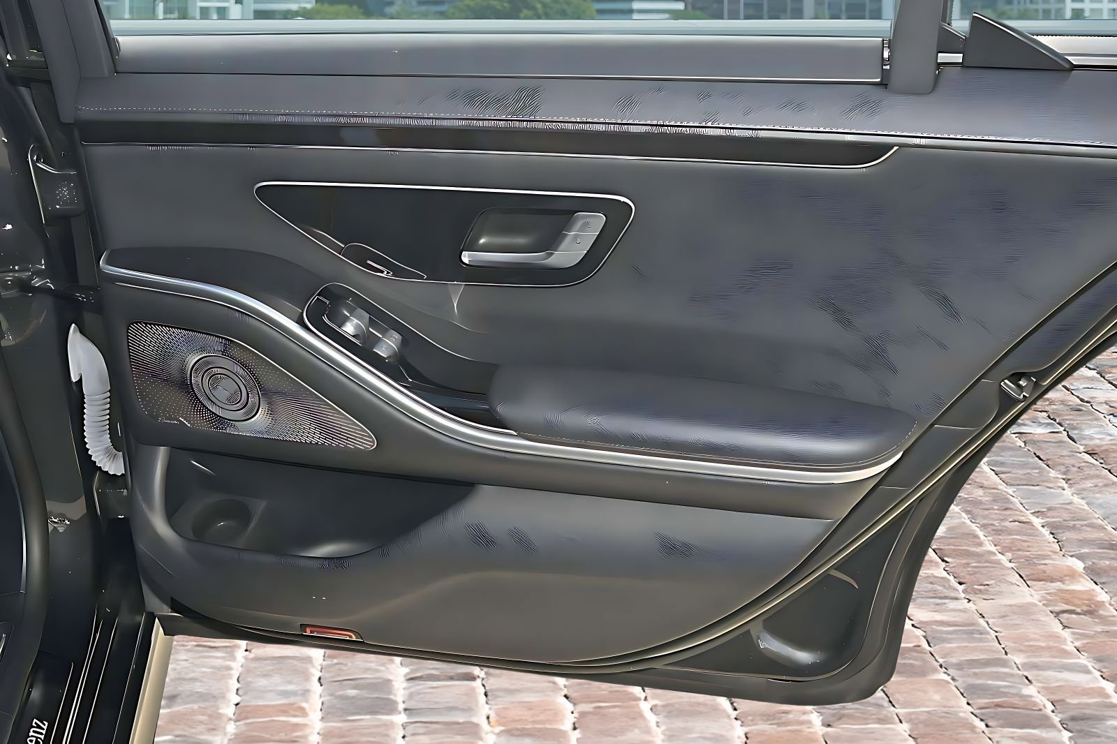 Used 2023 Mercedes-Benz S 500 4MATIC w/ AMG Line image 12