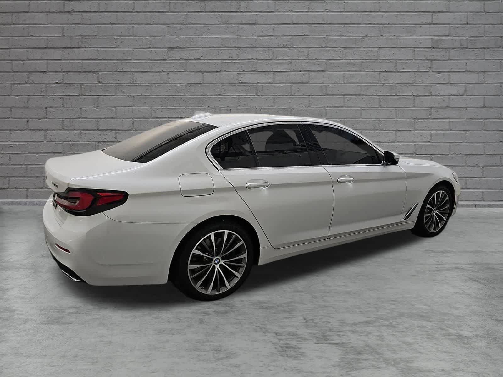 Used 2023 BMW 540i xDrive w/ Premium Package AWD/4WD image 4