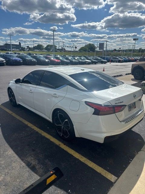 Used 2023 Nissan Altima 2.5 SR w/ SR Premium Package FWD image 3