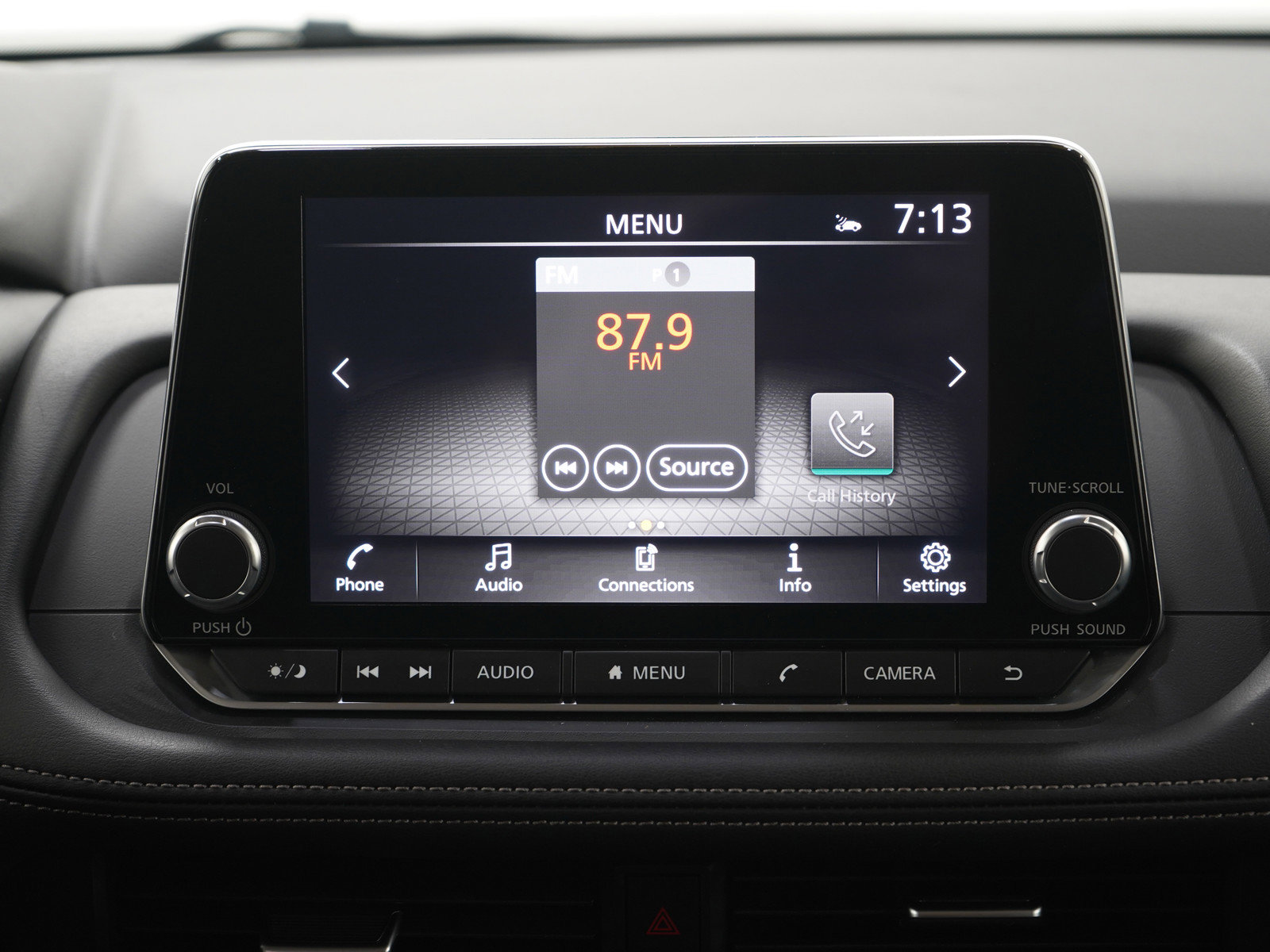 Used 2025 Nissan Rogue SV image 18