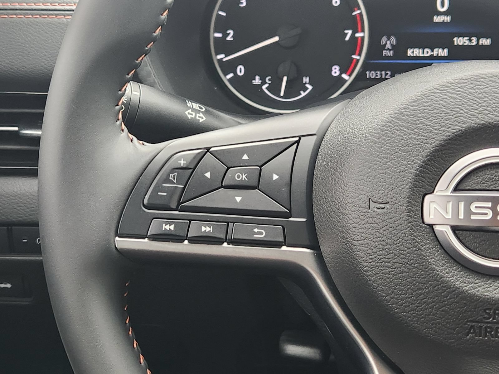 Certified 2025 Nissan Sentra SR FWD image 31