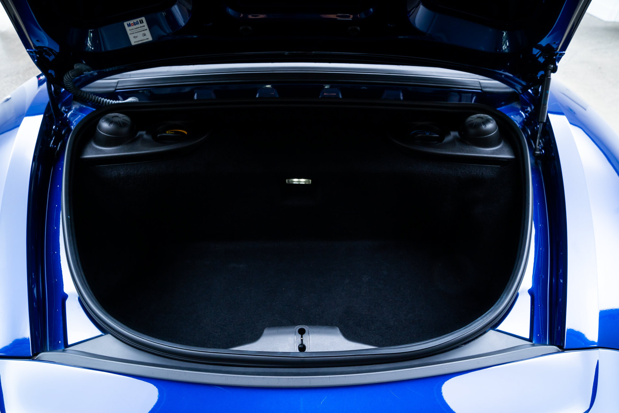 Used 2021 Porsche 718 Boxster S RWD image 9