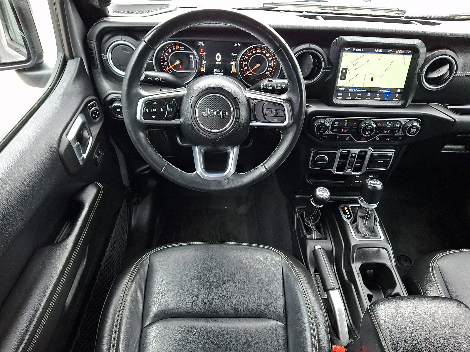Used 2018 Jeep Wrangler Unlimited Sahara AWD/4WD image 11