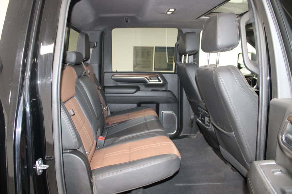Used 2024 Chevrolet Silverado 2500 High Country w/ High Country Premium Package AWD/4WD image 33