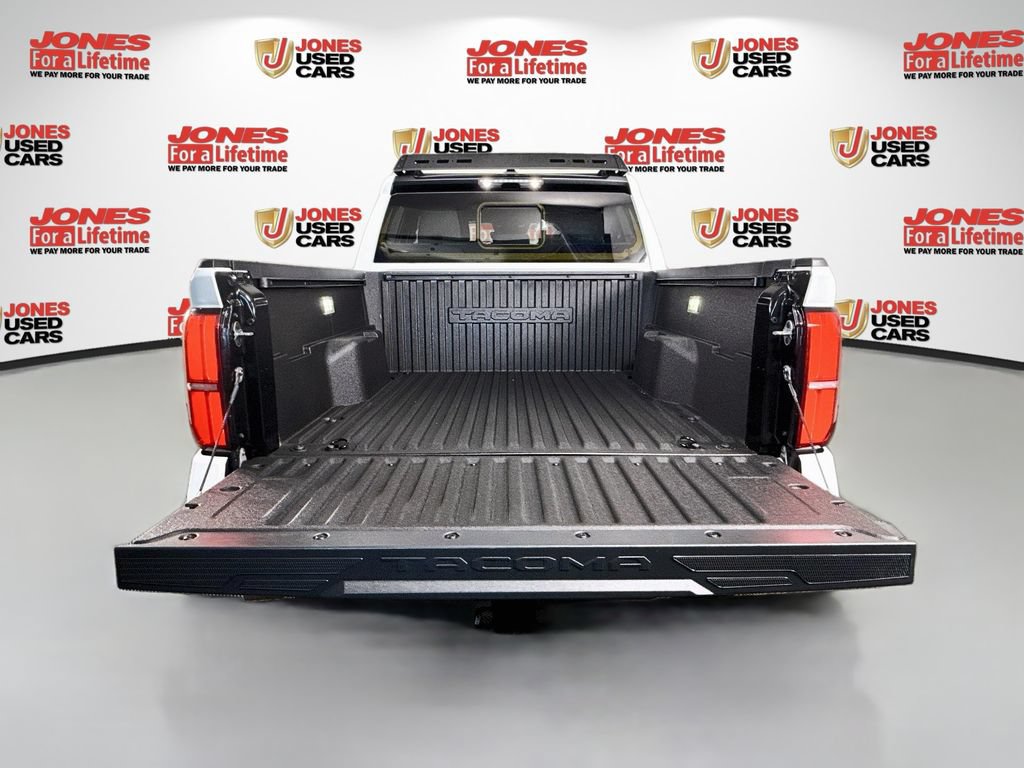 Used 2024 Toyota Tacoma SR5 AWD/4WD image 27