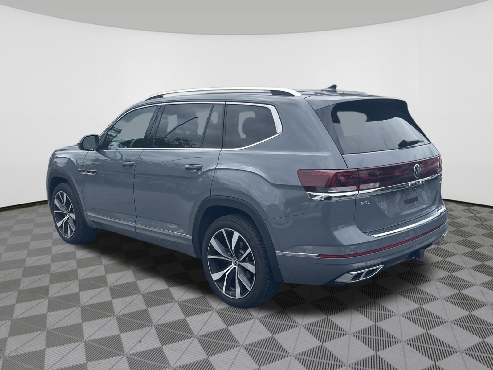 Used 2026 Volkswagen Atlas SEL Premium R-Line AWD/4WD image 5