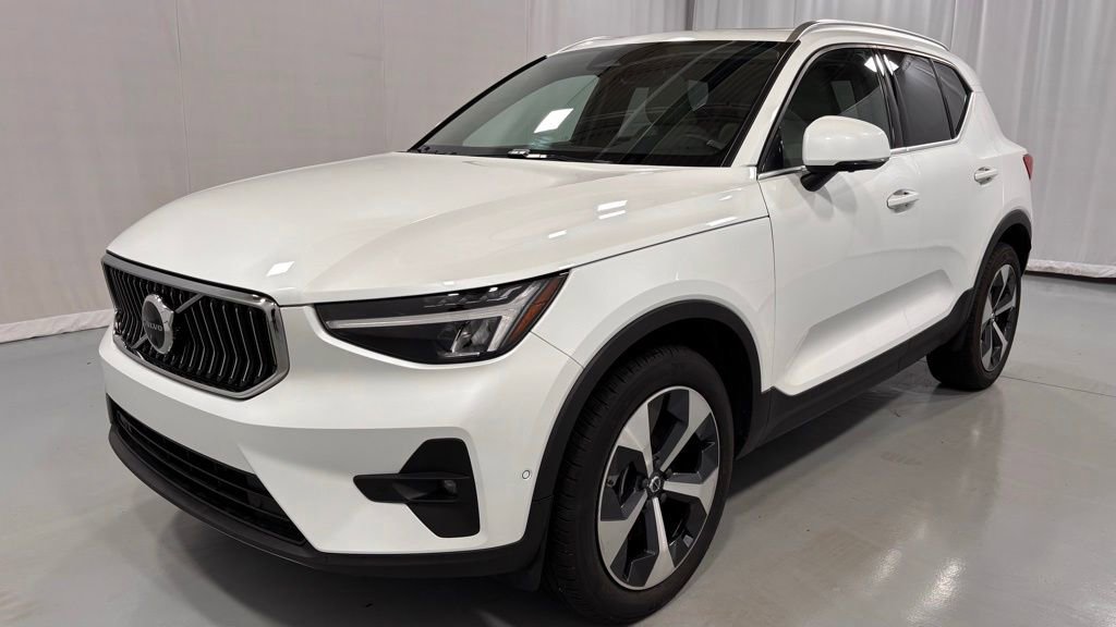 Certified 2023 Volvo XC40 B5 Plus w/ Driver Assist Package