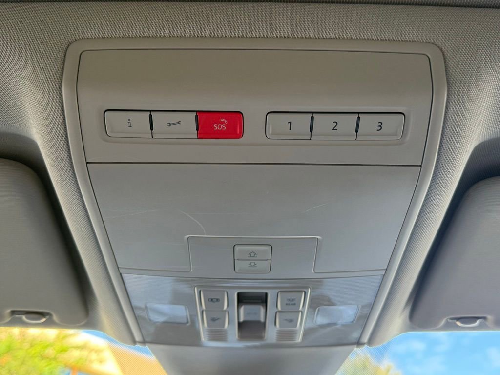 Used 2019 Volkswagen Atlas SEL Premium image 24