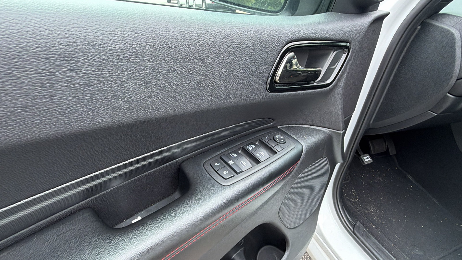 Used 2025 Dodge Durango GT AWD/4WD image 15