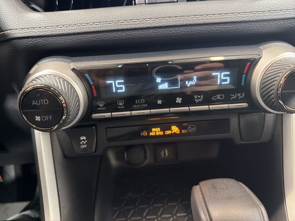 Used 2025 Toyota RAV4 LE image 29