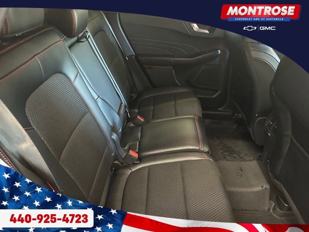 Used 2025 Ford Escape ST-Line w/ Cold Weather Package FWD image 29