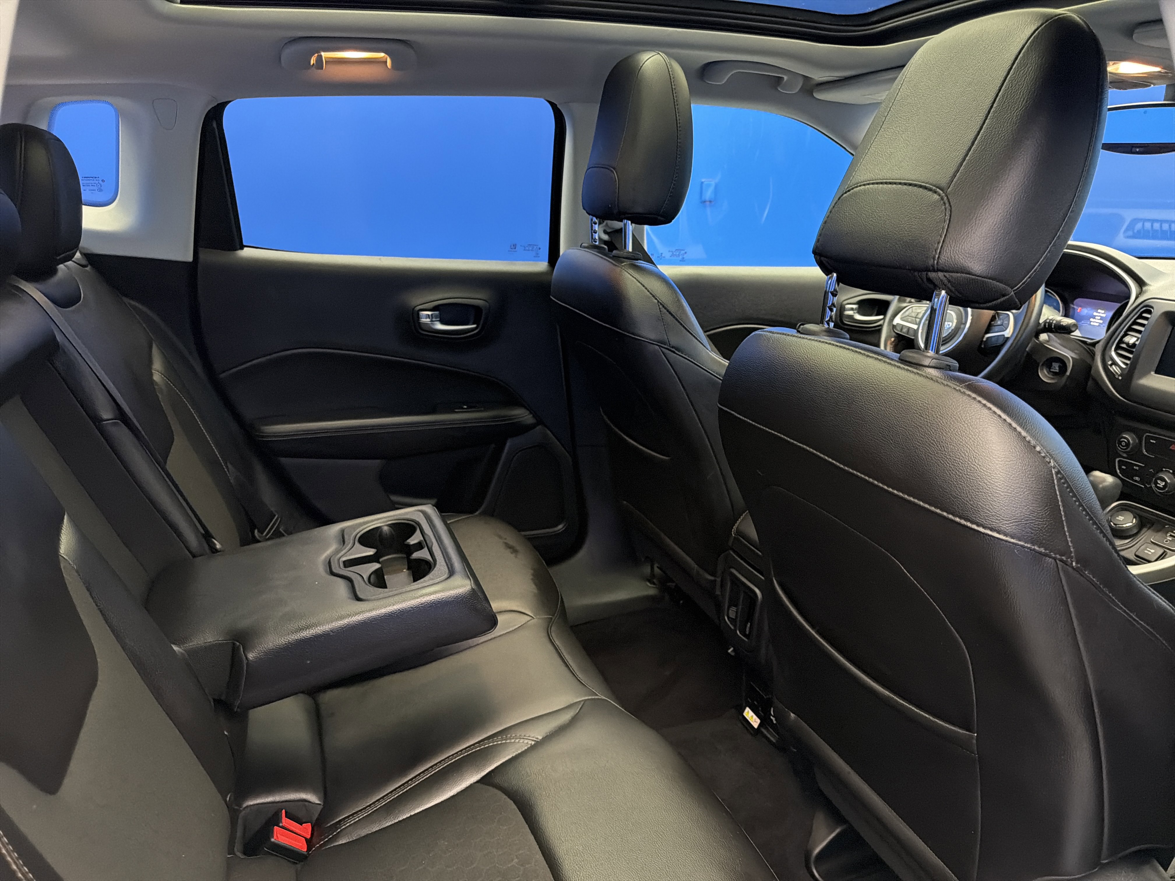 Used 2018 Jeep Compass Latitude w/ Popular Equipment Group AWD/4WD image 27