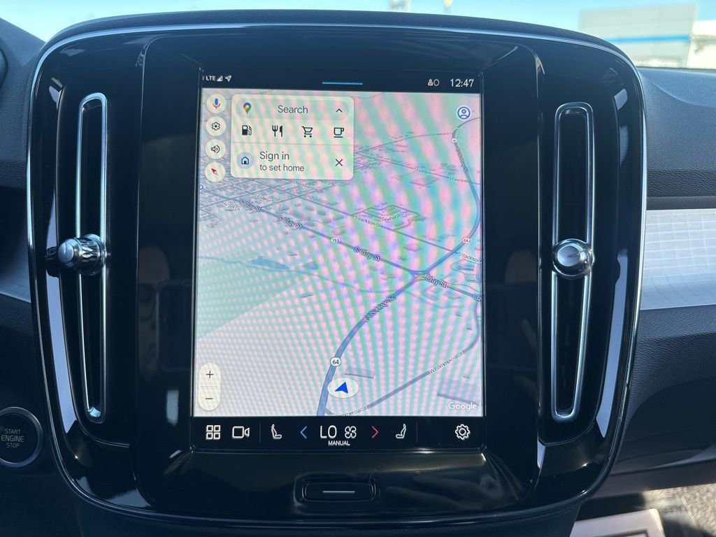 Used 2024 Volvo XC40 B5 Core image 32