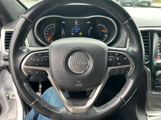 Used 2020 Jeep Grand Cherokee Laredo image 32