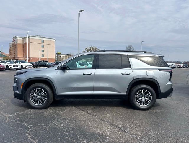 Used 2024 Chevrolet Traverse LT image 6